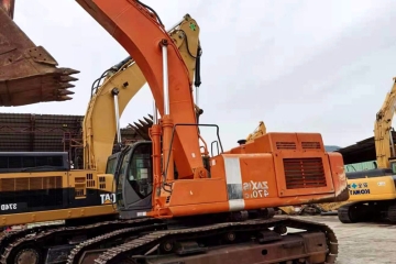 Hitachi ZX470 excavator